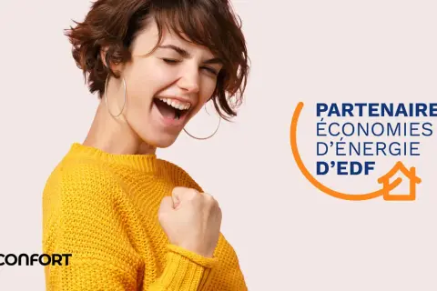 Joyeuse femme célébrant les économies d'énergie grâce à l'aide EDF pour la climatisation réversible.